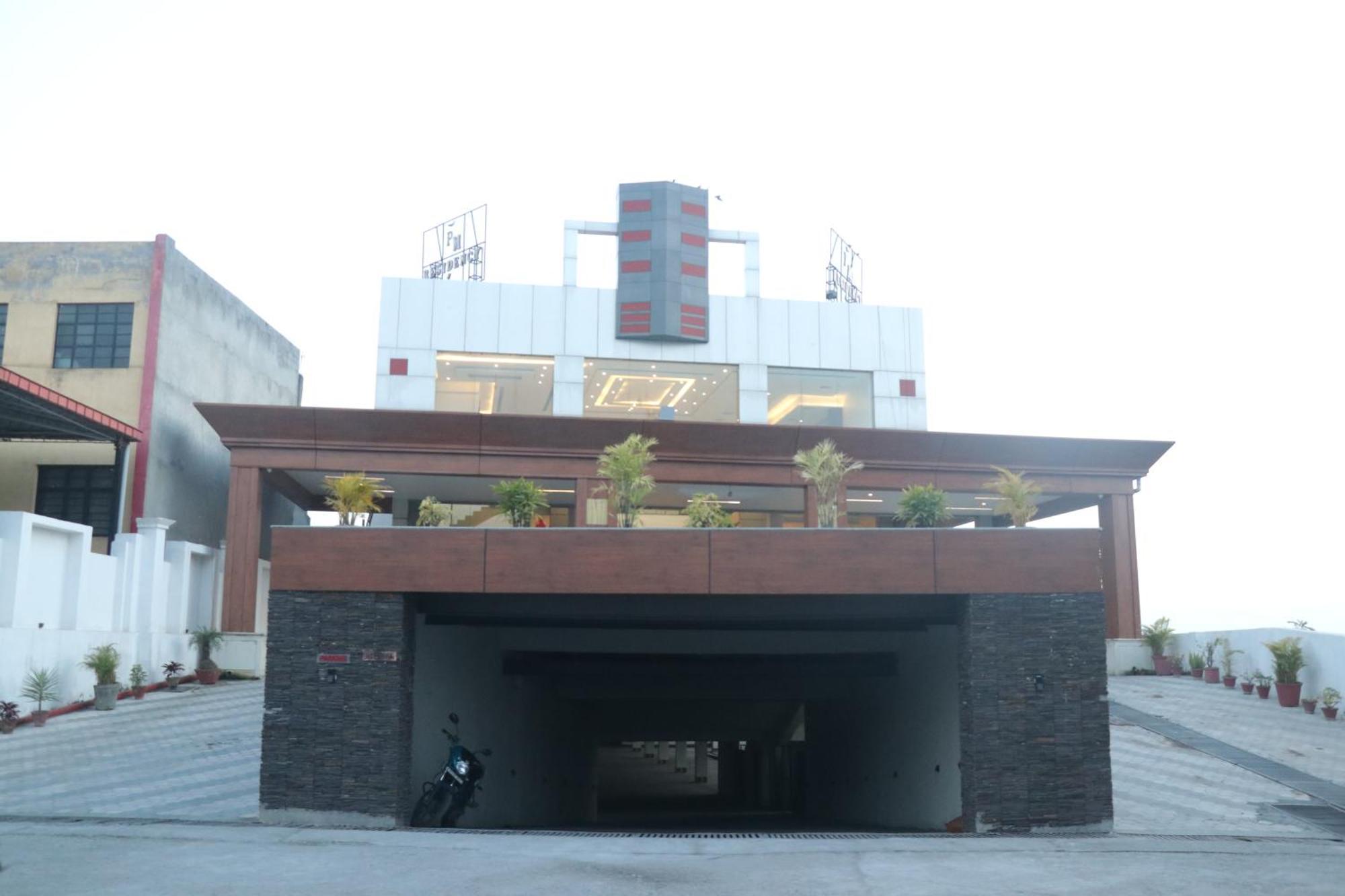 Hotel Pt Moolraj Residency Una  Exteriér fotografie
