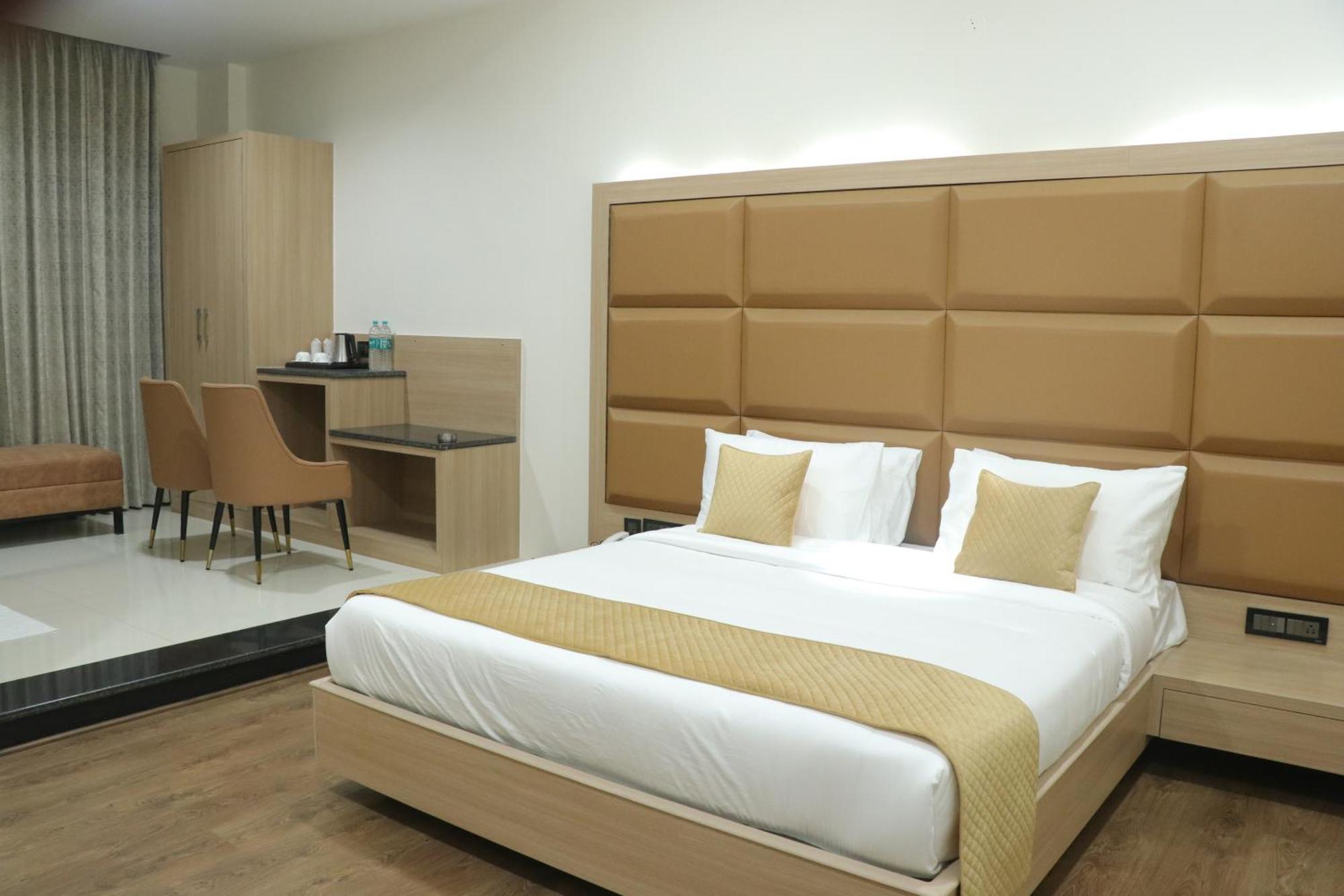 Hotel Pt Moolraj Residency Una  Exteriér fotografie