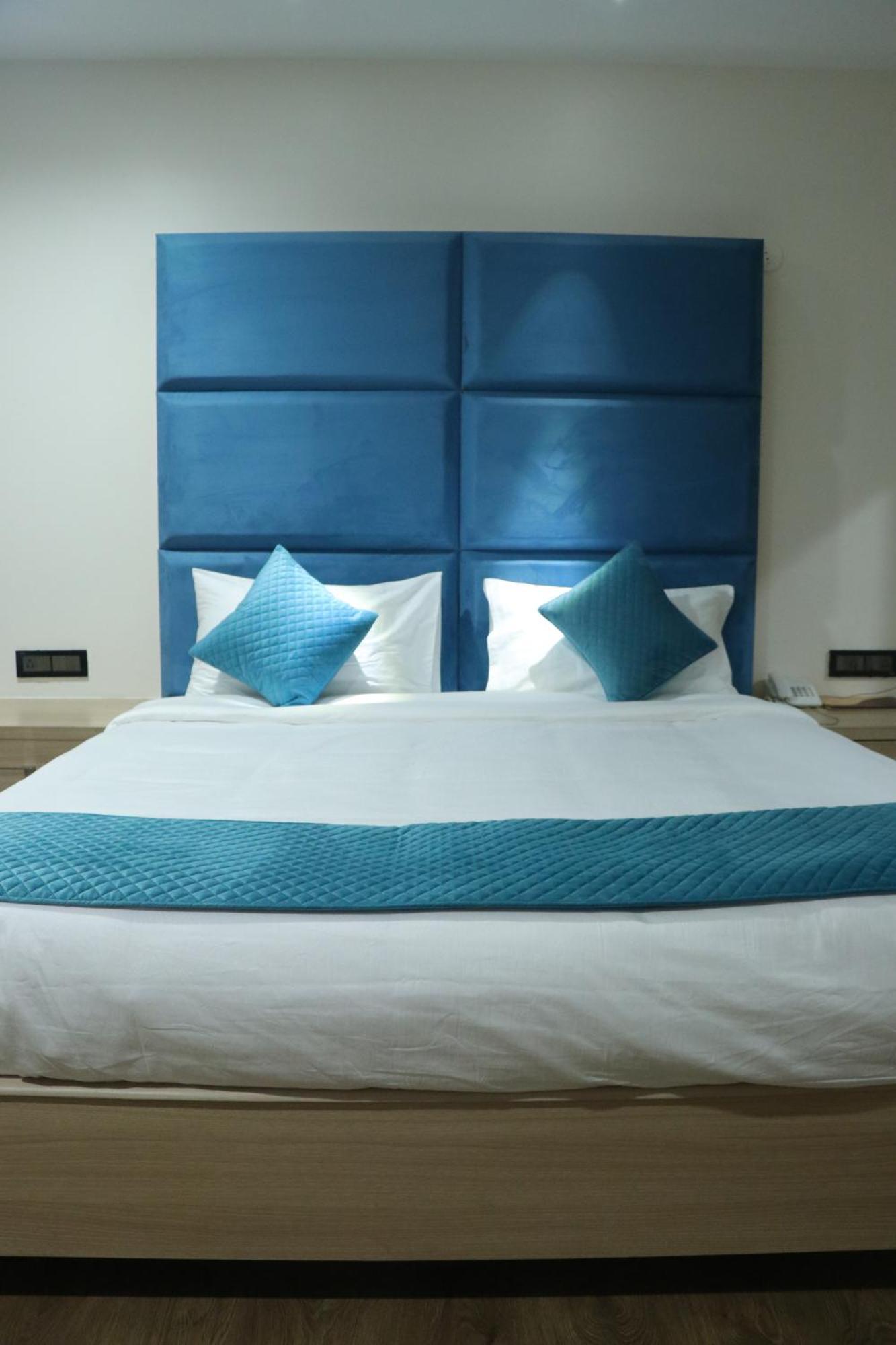 Hotel Pt Moolraj Residency Una  Exteriér fotografie