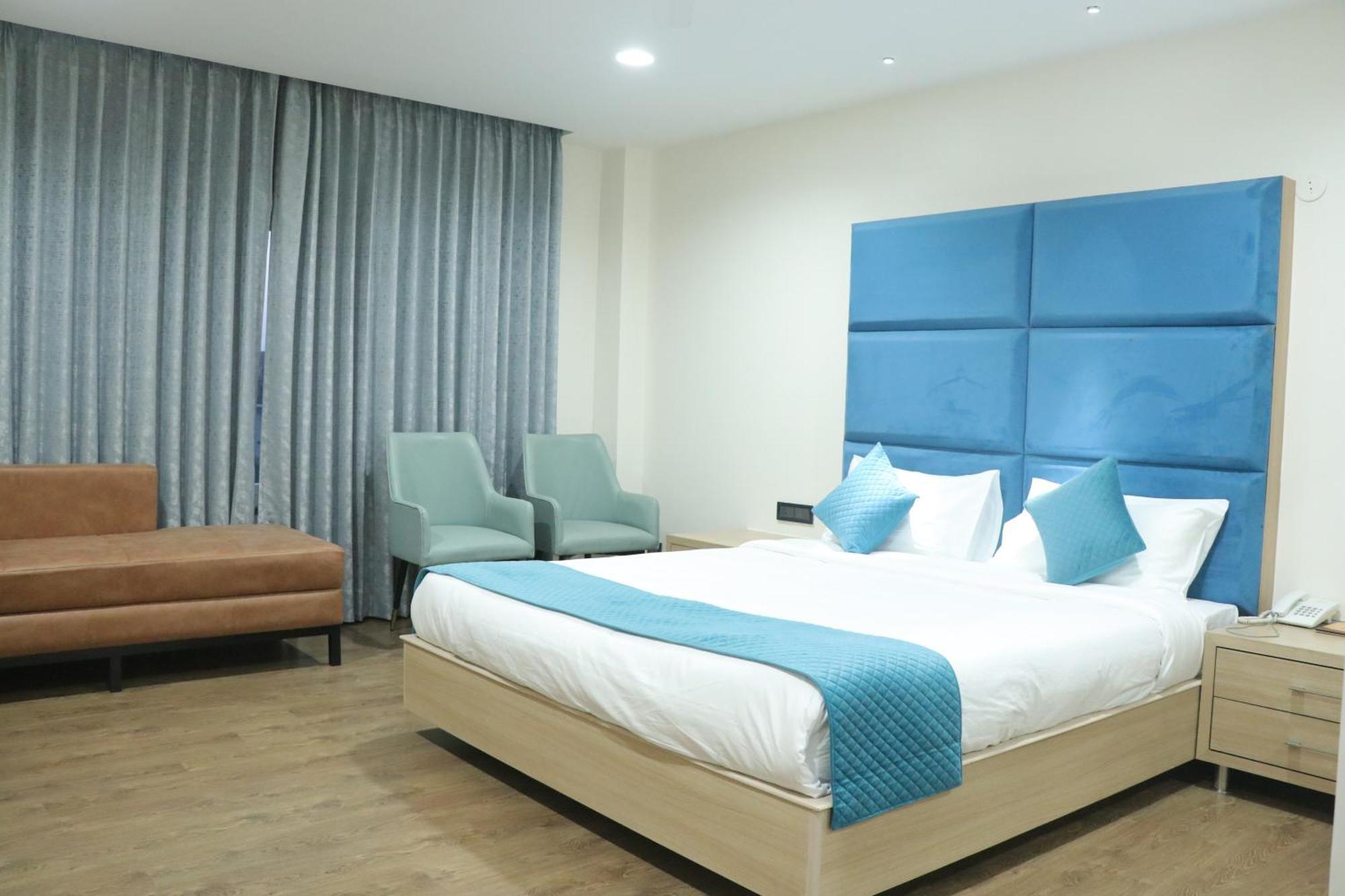 Hotel Pt Moolraj Residency Una  Exteriér fotografie