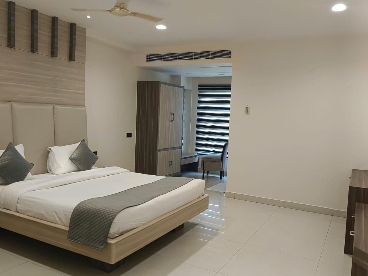 Hotel Pt Moolraj Residency Una  Exteriér fotografie